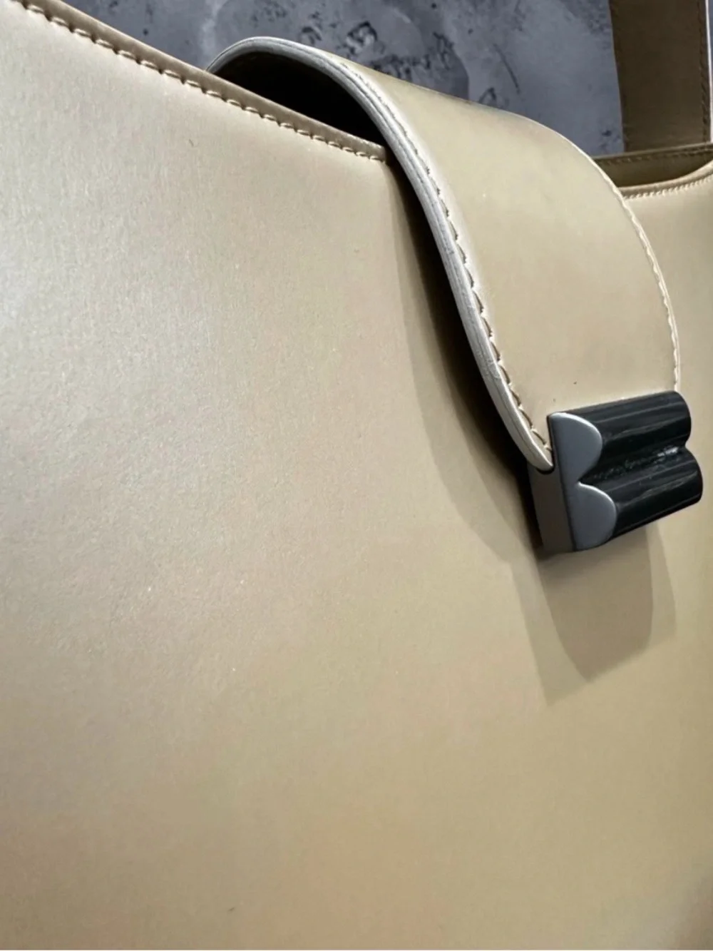 Vintage BALLY smooth, leather shoulder bag silver hardware - Picture 3 of 12